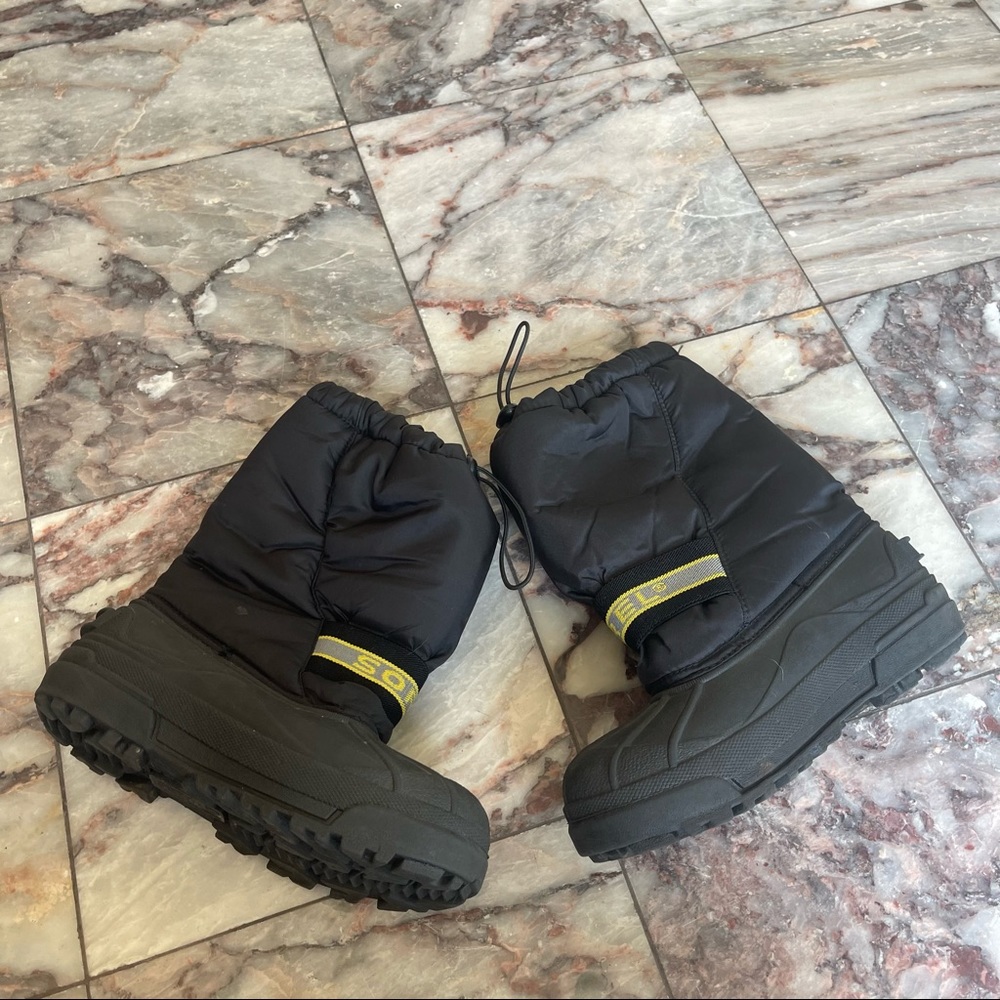 Sorel Snow Chariot Insulated Snow Boots Black Size 6